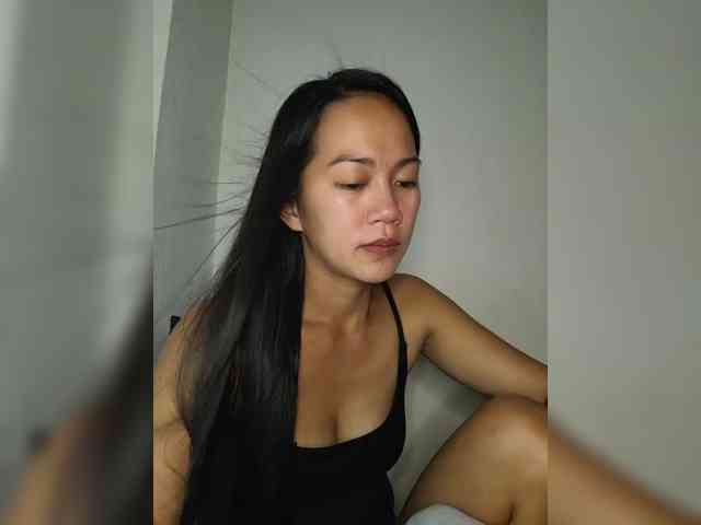 SmallThinWoman webcam