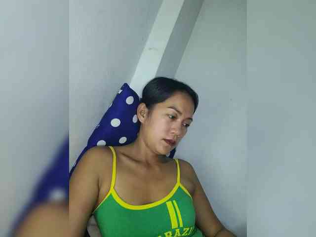 SmallThinWoman webcam