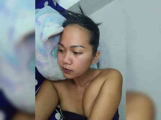 SmallThinWoman webcam