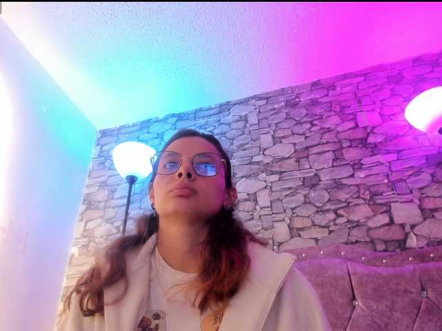 nickypop live cam preview