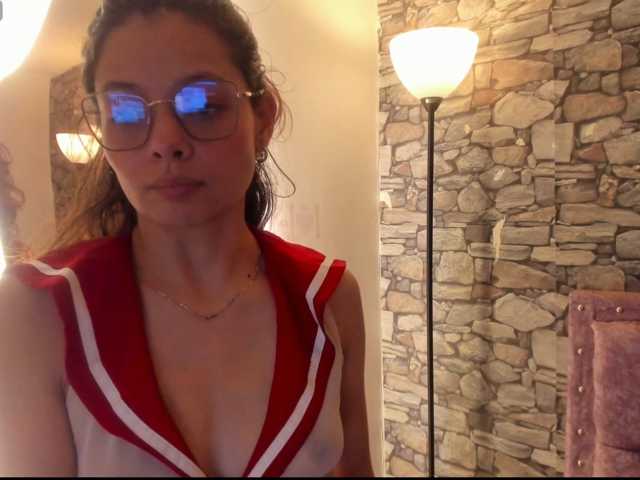 nickypop, en directo ahora en BongaCams