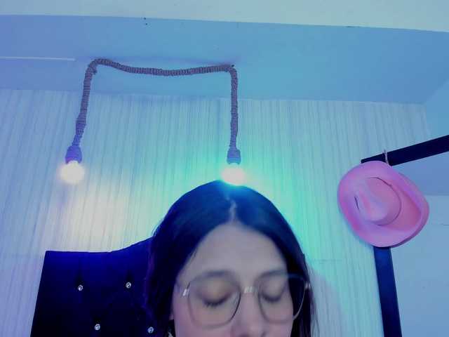 nickypop live cam
