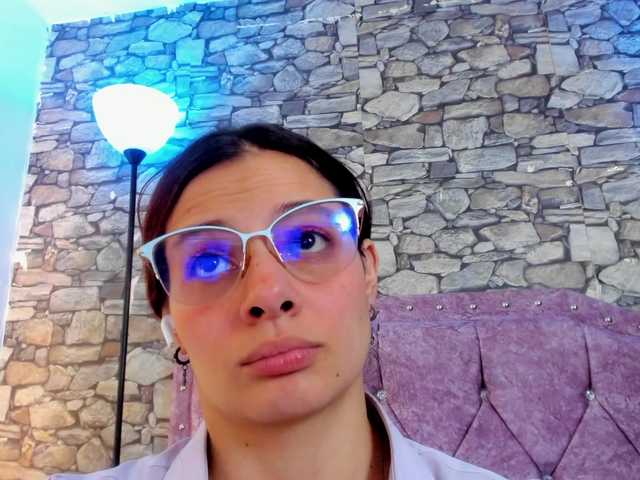 nickypop's BongaCams show and profile