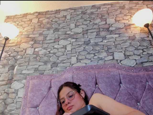 nickypop, en vivo ahora en BongaCams