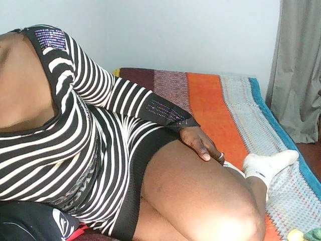 Angel77a est une amatrice française faisant des vidéos coquines sur BongaCams. Les tags indiqués par Angel77a sur le site de vidéos prono amateur sont : Ebony,Brunette,Shaved,