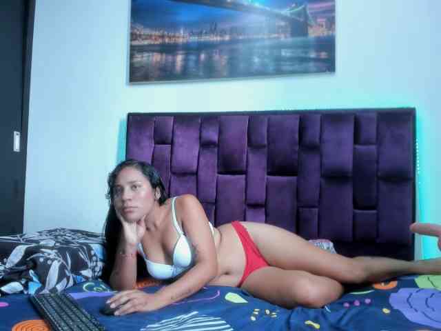 Model: CharlottandVanessa