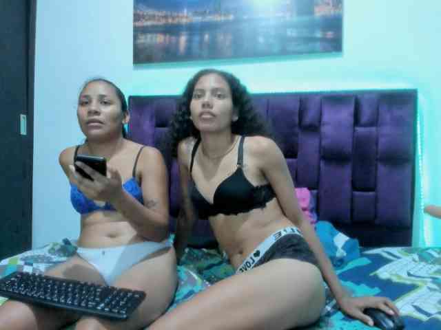 CharlottandVanessa webcam