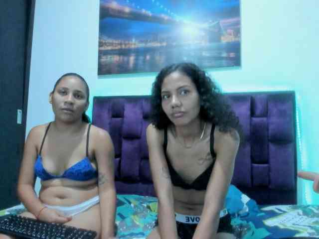 CharlottandVanessa webcam