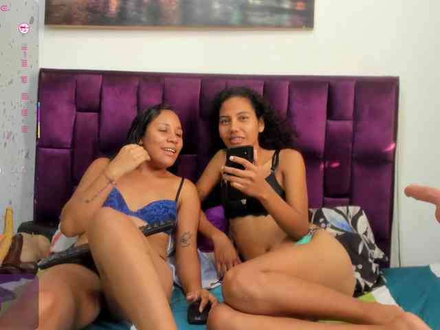 CharlottandVanessa webcam