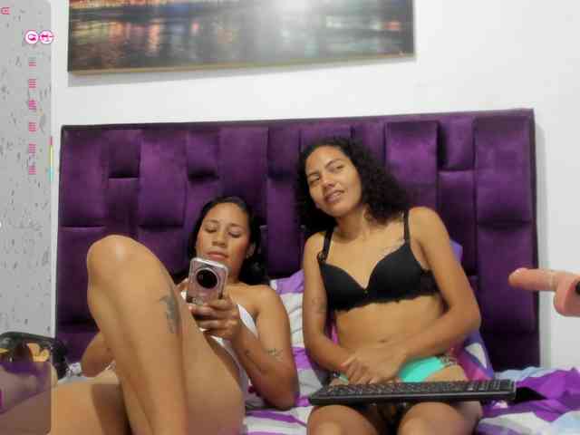 CharlottandVanessa webcam