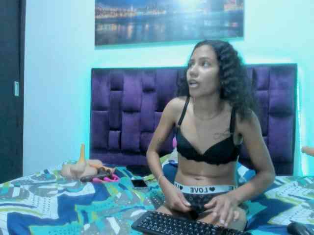 CharlottandVanessa webcam