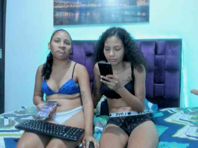 CharlottandVanessa webcam