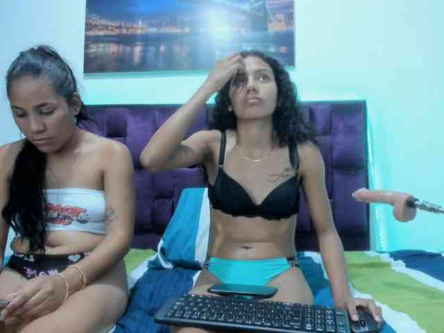 CharlottandVanessa webcam