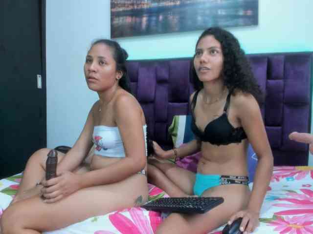 CharlottandVanessa webcam