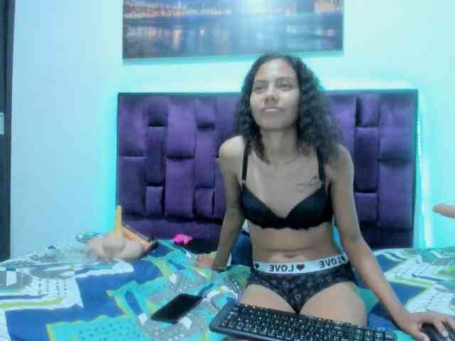 CharlottandVanessa webcam