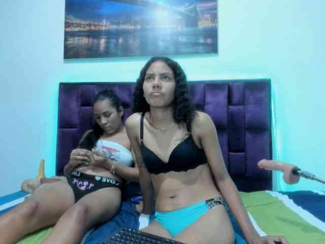 CharlottandVanessa webcam