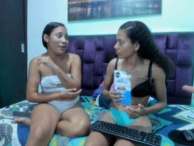 CharlottandVanessa webcam