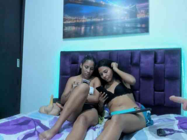 CharlottandVanessa webcam