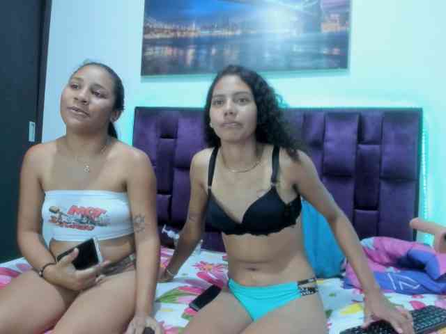 CharlottandVanessa webcam