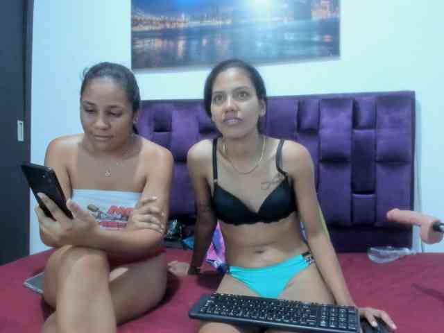 CharlottandVanessa webcam