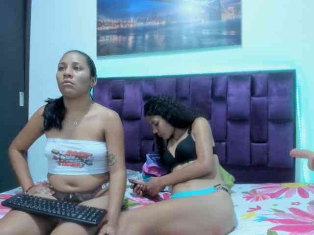 CharlottandVanessa webcam
