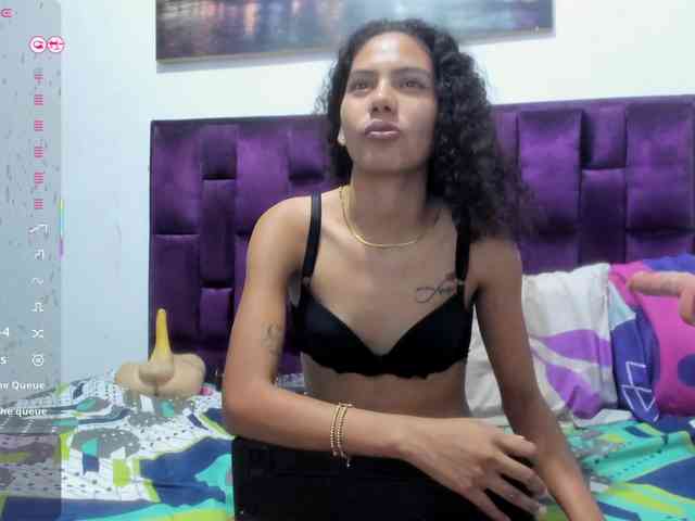 CharlottandVanessa webcam
