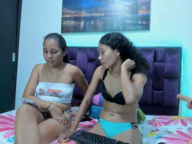 CharlottandVanessa webcam