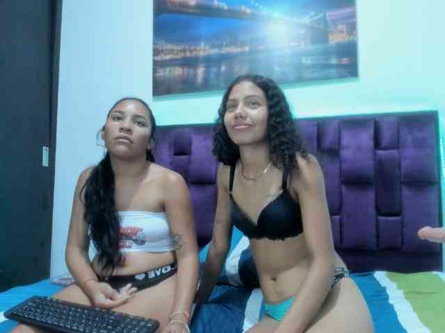 CharlottandVanessa webcam