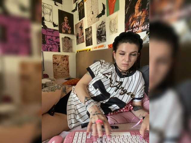 AgnesMoon1 live cam on BongaCams
