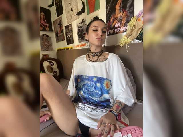 AgnesMoon1 live cam on BongaCams
