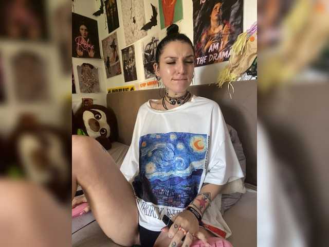AgnesMoon1 live cam on BongaCams