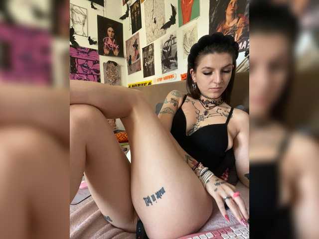 AgnesMoon1 live cam on BongaCams
