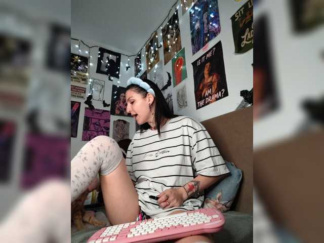 AgnesMoon1 live cam on BongaCams