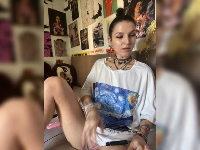 AgnesMoon1 live cam preview