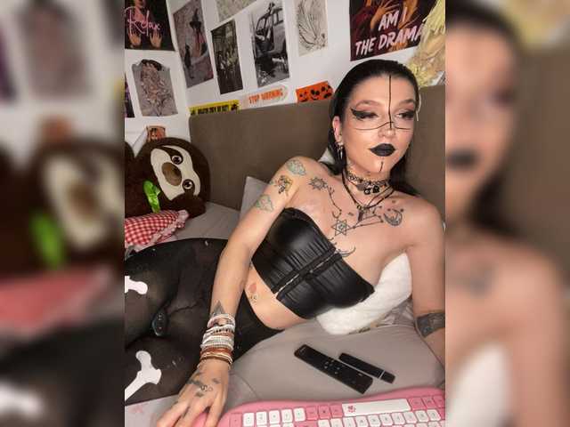 AgnesMoon1 live cam on BongaCams
