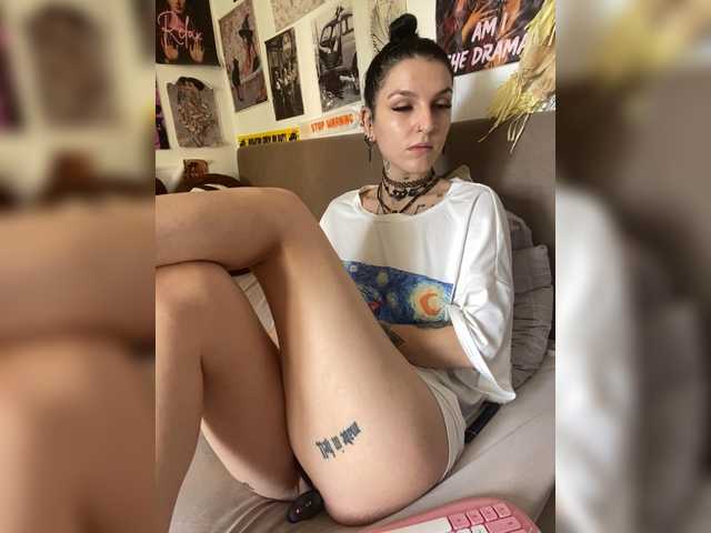 AgnesMoon1 live cam on BongaCams