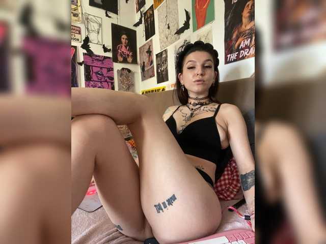 AgnesMoon1 live cam on BongaCams