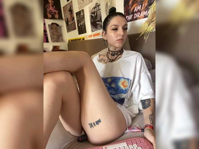 AgnesMoon1 live cam on BongaCams