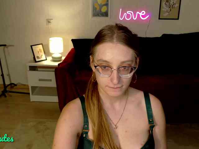 AliceCutes webcam