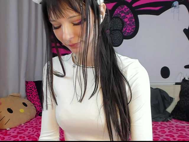 YunaBlossomy live cam