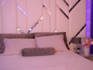 CuteeFoxy Porn Show