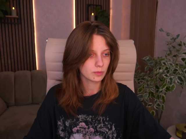 CuteeFoxy live cam preview