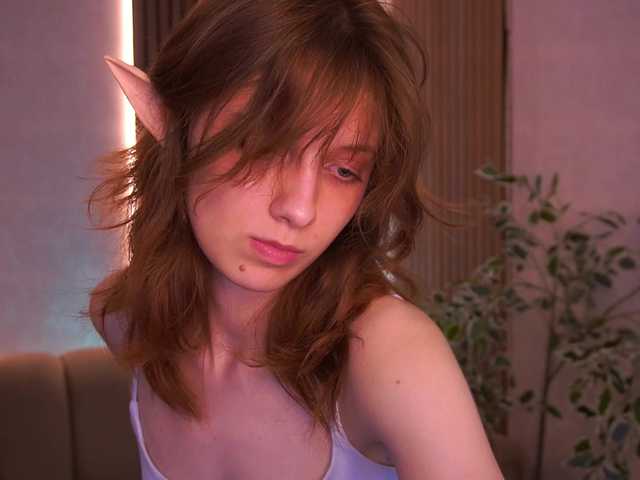 CuteeFoxy live webcam show