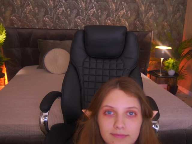 CuteeFoxy Live Cam on BongaCams