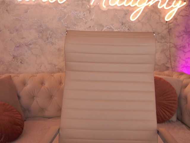 CuteeFoxy live cam on BongaCams