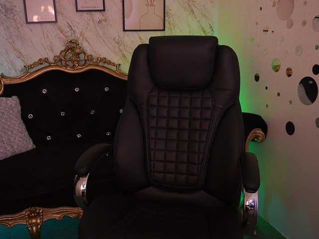 CuteeFoxy's BongaCams show and profile