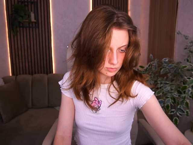 CuteeFoxy live cam preview