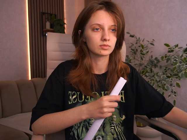 CuteeFoxy, en directo ahora en BongaCams