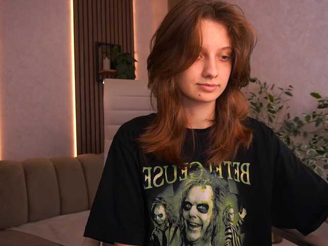 CuteeFoxy, live now on BongaCams