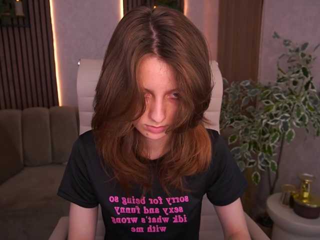 CuteeFoxy live cam preview